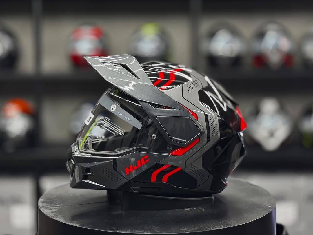 HJC I80 Helmet with safety, comfort, ventilation